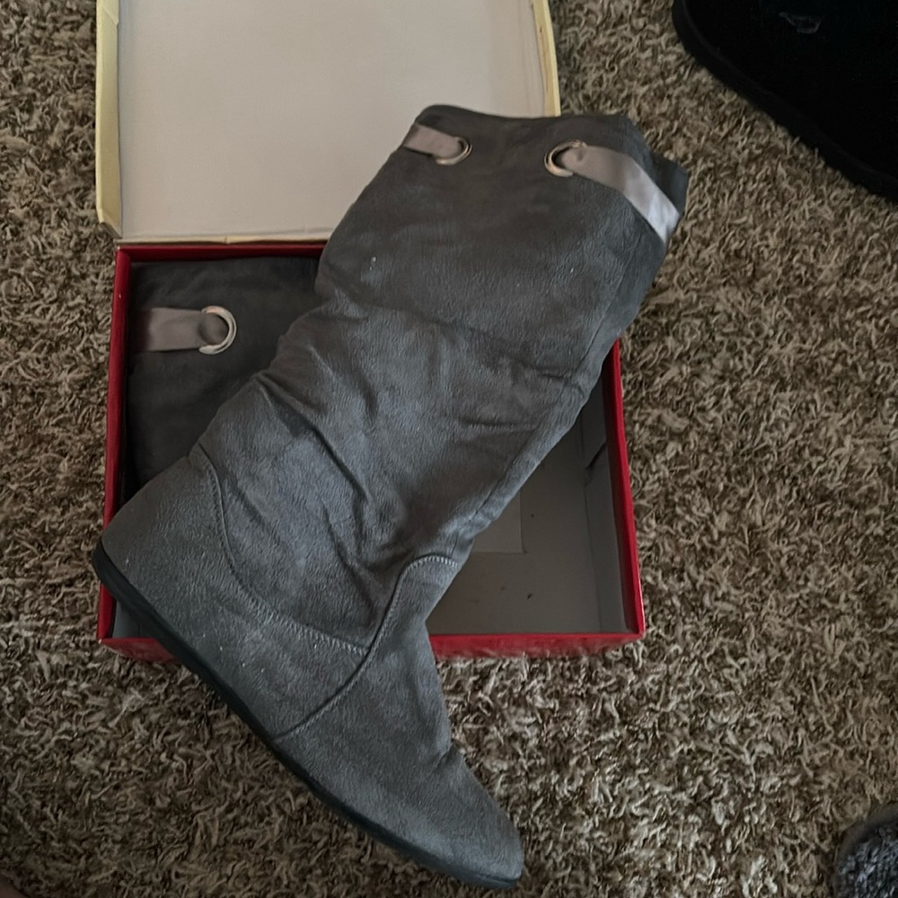 Grey boots